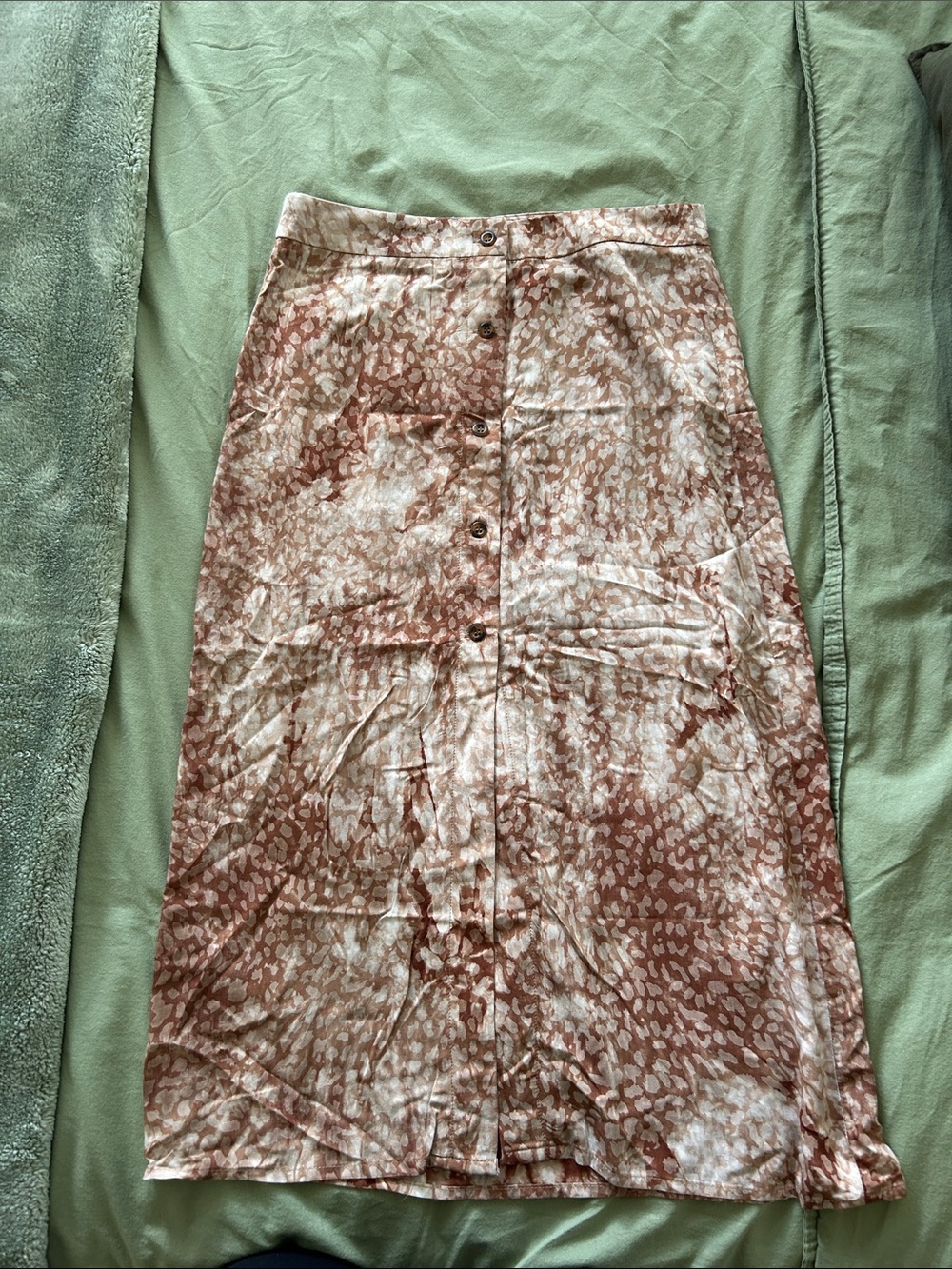 Button-Front Midi Skirt in Blush Leopard